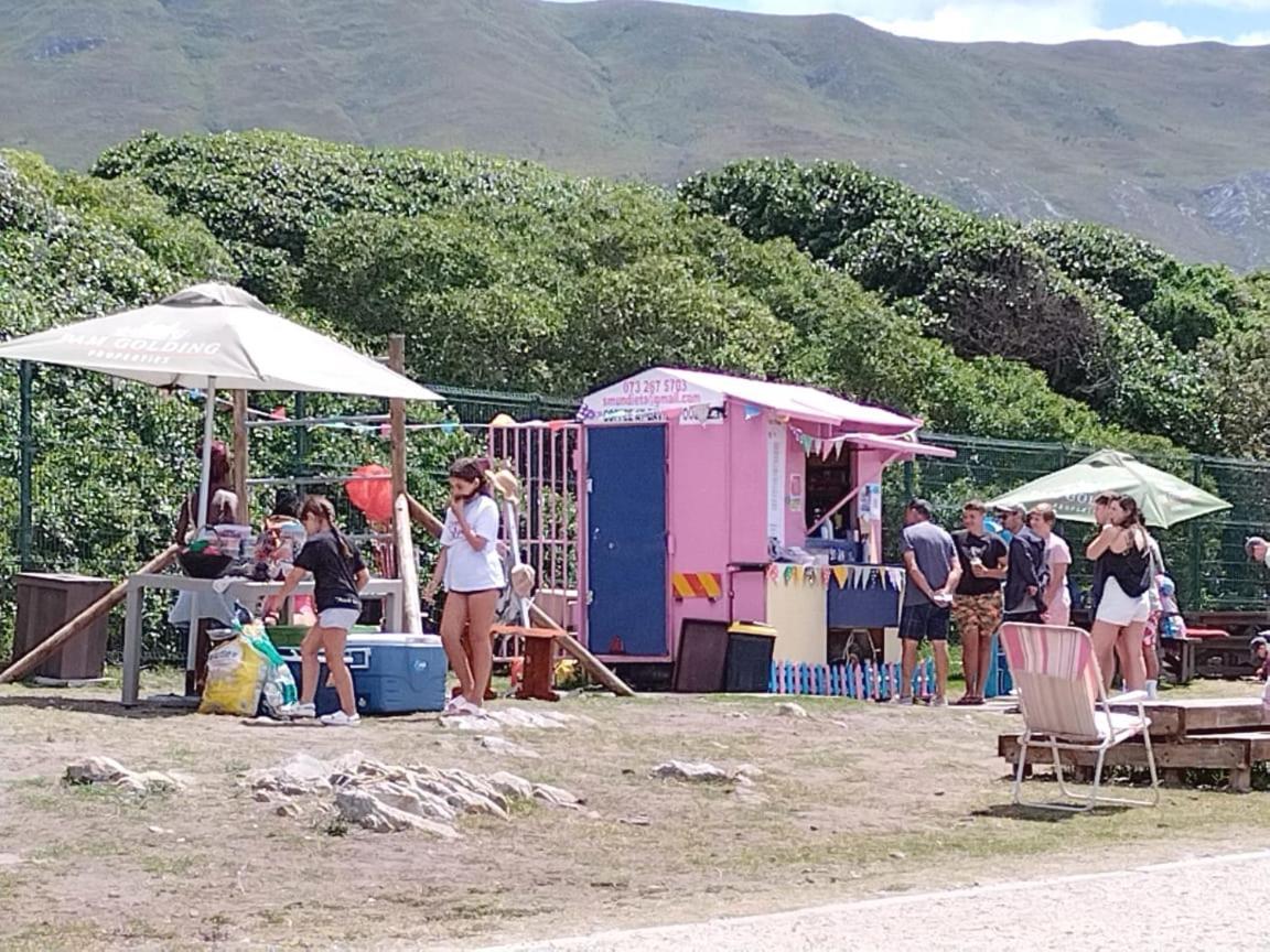 Matshana Lodge Hermanus Bagian luar foto