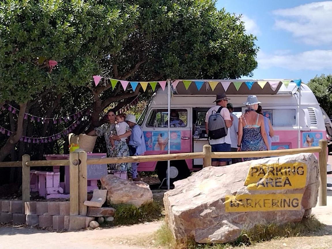 Matshana Lodge Hermanus Bagian luar foto