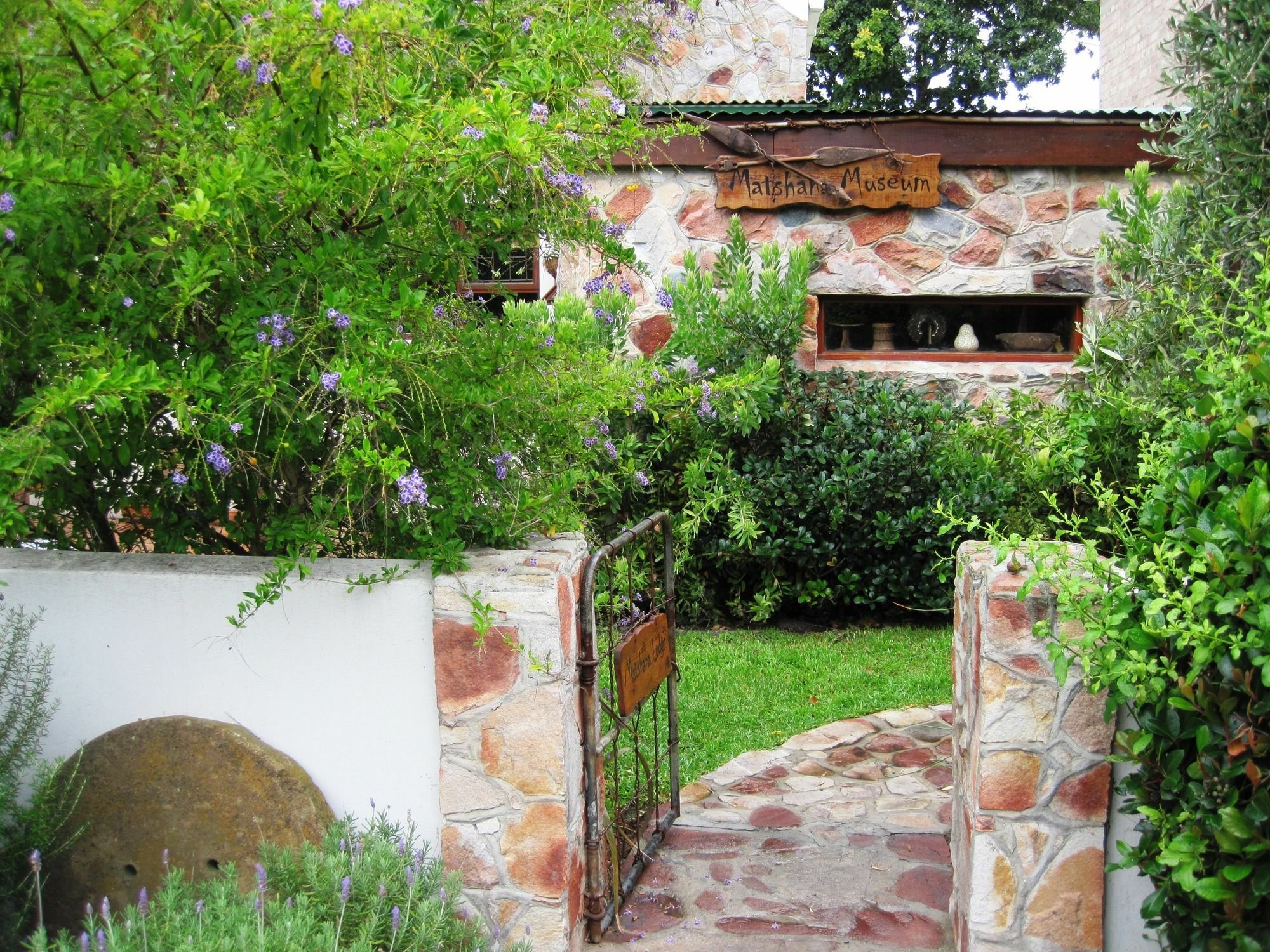 Matshana Lodge Hermanus Bagian luar foto